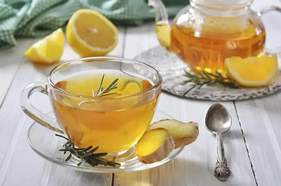 Ai không nên uống trà gừng