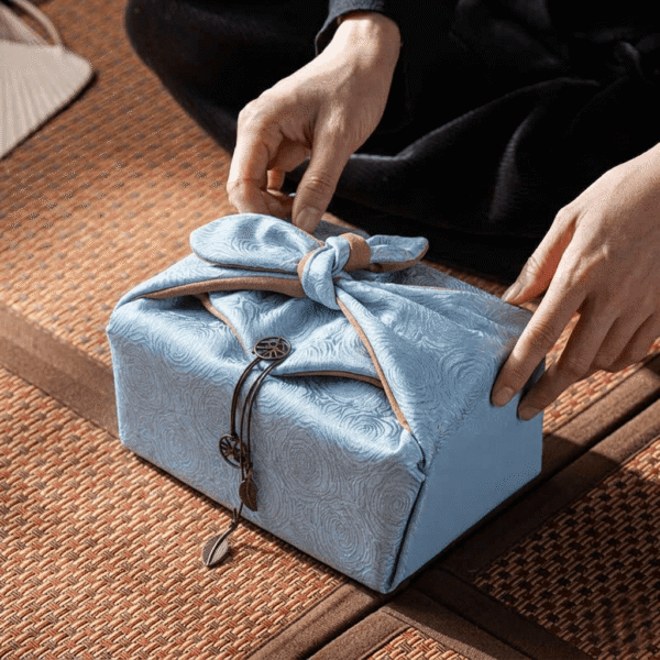 bo-23.png BỘ TRÀ CỤ DU LỊCH HOÀNG GIA – ĐÔNG PHƯƠNG VÂN VŨ