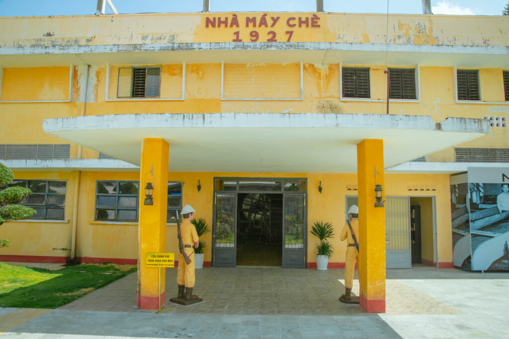 Cong chinh Nha May Che Co 1927